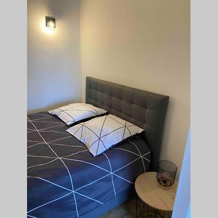 Appartement Chaleureux Au Coeur D Un Village Classe Villebois-Lavalette Экстерьер фото